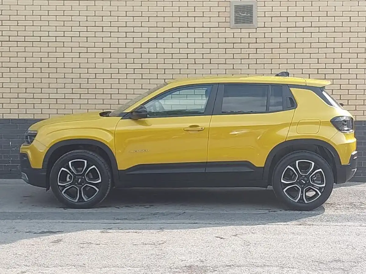 2025-jeep-avenger-12-gse-summit-big-3