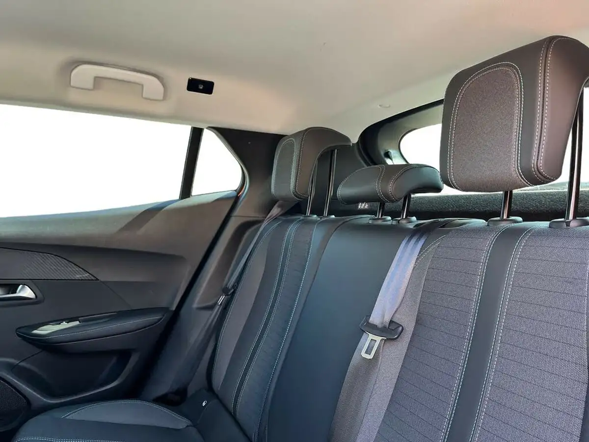 2022-peugeot-2008-suv-12-puretech-allure-premium-100bhp-big-10