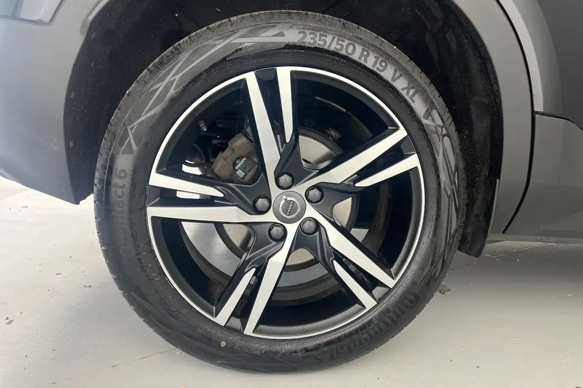 2022-volvo-xc40-15-t3-r-design-auto-big-26