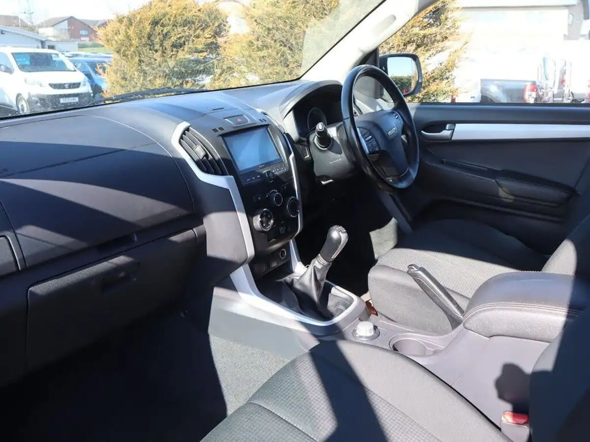 2018-isuzu-d-max-19td-yukon-nav-double-pickup-big-25