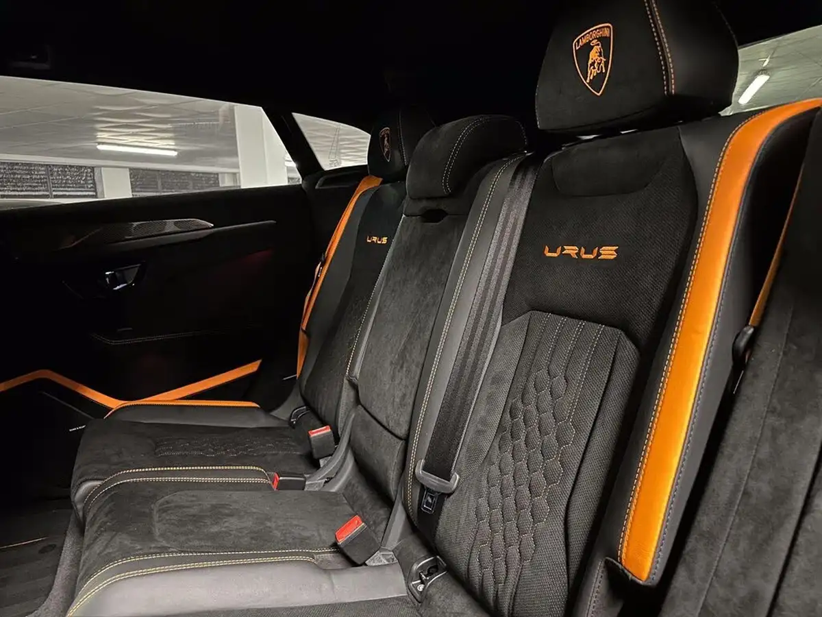 2023-lamborghini-urus-40-no-trim-big-48