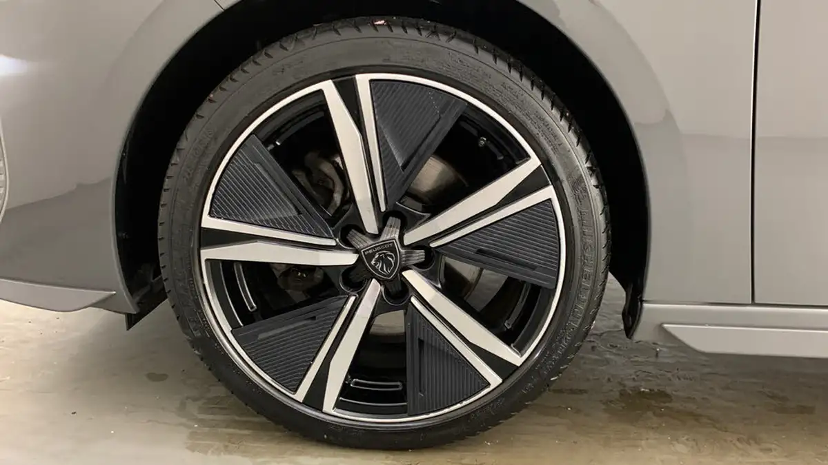 2024-peugeot-308-sw-15-bluehdi-gt-big-5