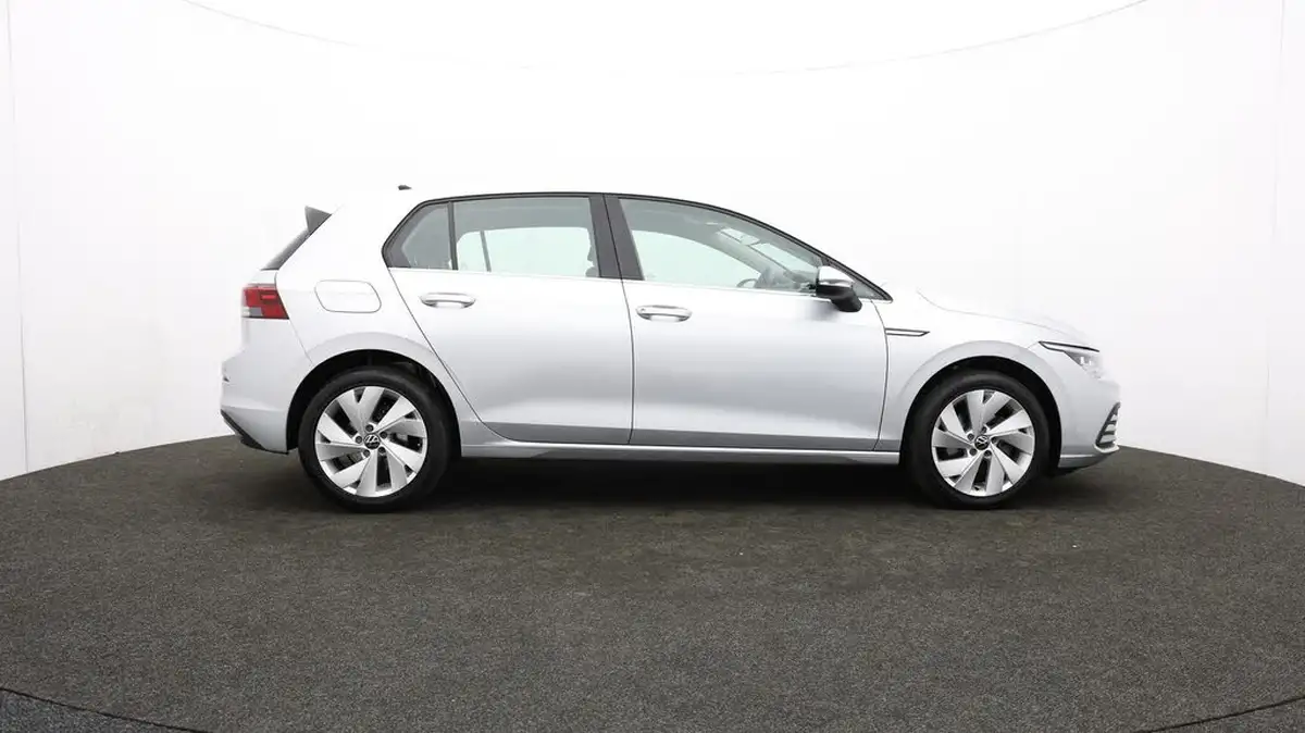 2021-volkswagen-golf-15-tsi-style-130ps-hatchback-big-40