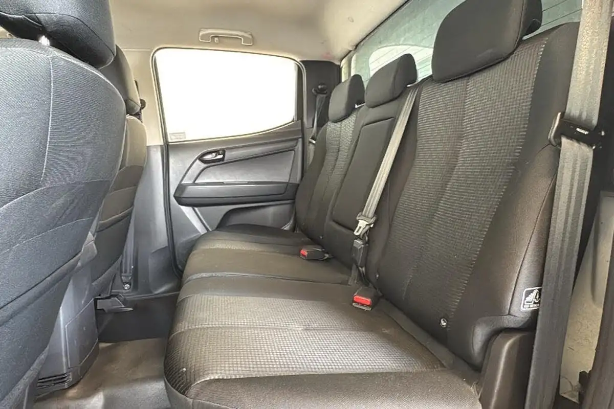 2019-isuzu-d-max-19td-utility-4x4-double-pickup-big-19