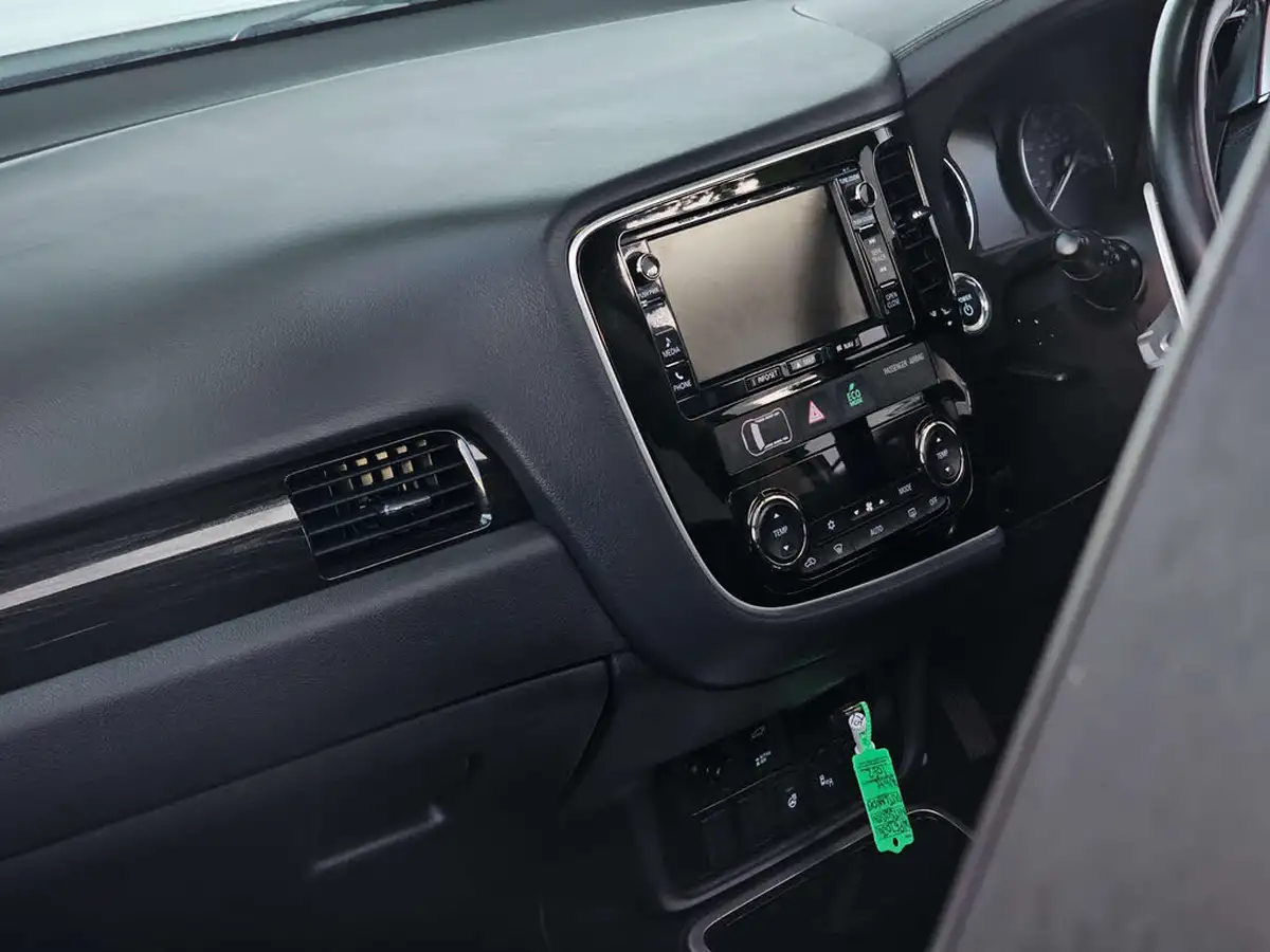 2017-mitsubishi-outlander-20-4hs-phev-5st-big-26