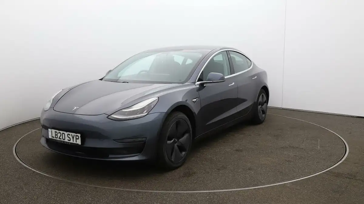 2020-tesla-model-3-e-long-range-big-29