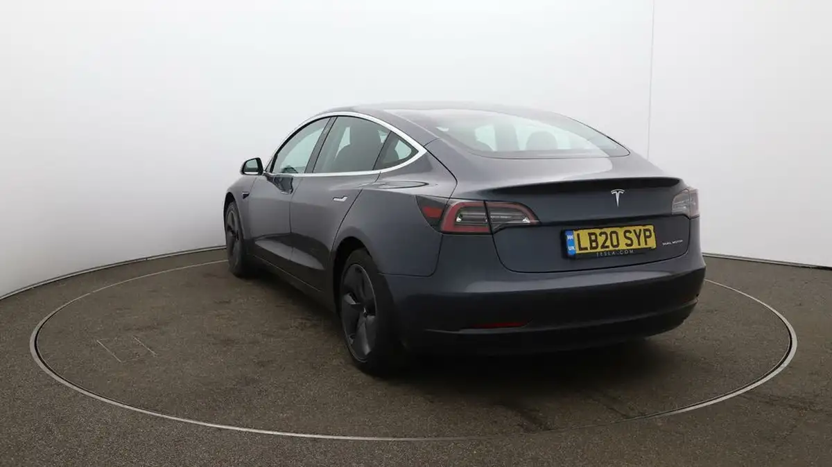 2020-tesla-model-3-e-long-range-big-53