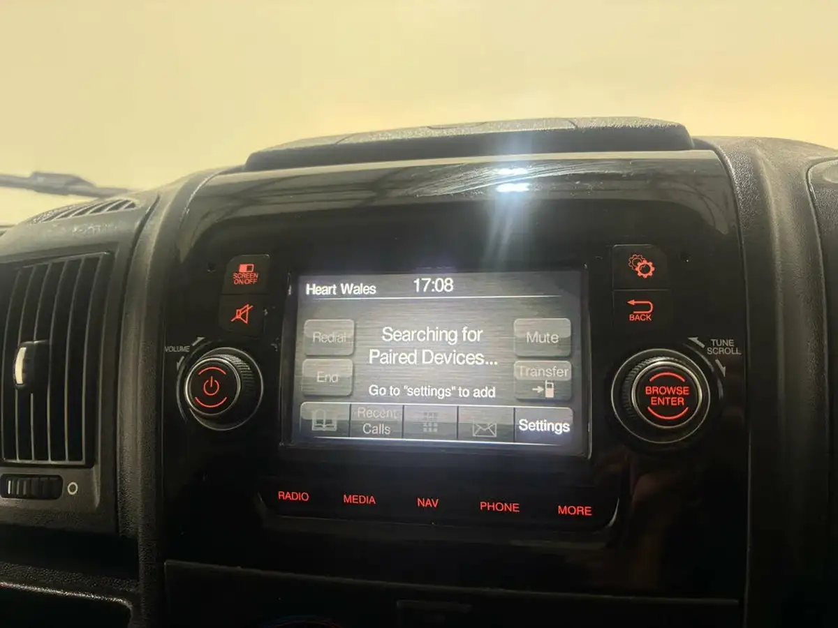 2022-peugeot-boxer-22-bluehdi-professional-335-l3-h2-panel-big-12