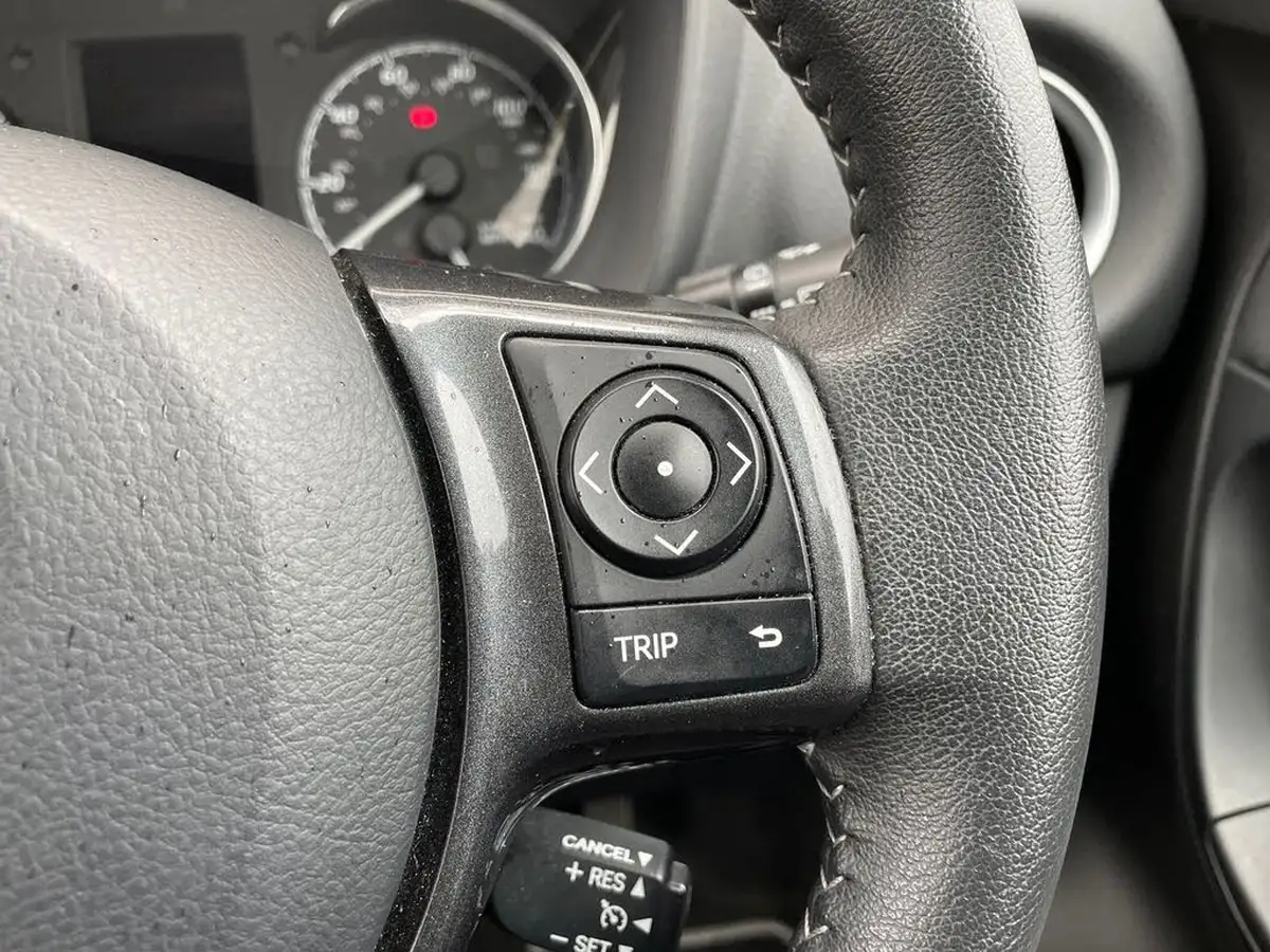 2019-toyota-yaris-15-vvt-i-y20-98bhp-hybrid-1497cc-e-cvt-big-16