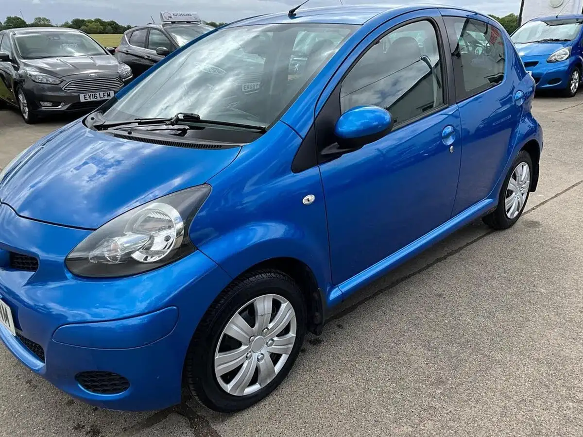 2010-toyota-aygo-10-aygo-blue-vvt-i-5d-big-15