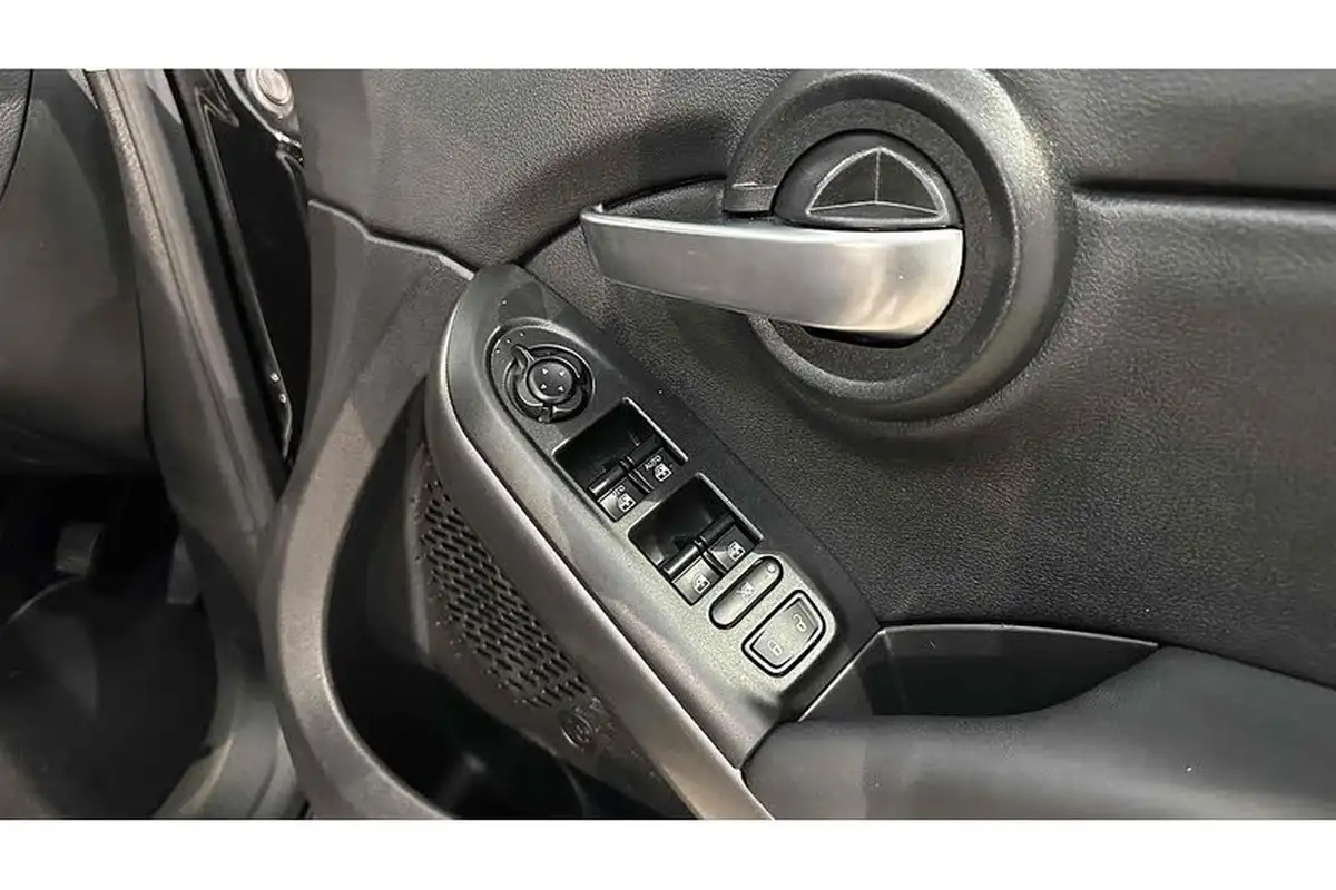 2021-fiat-500x-10-firefly-turbo-connect-big-25