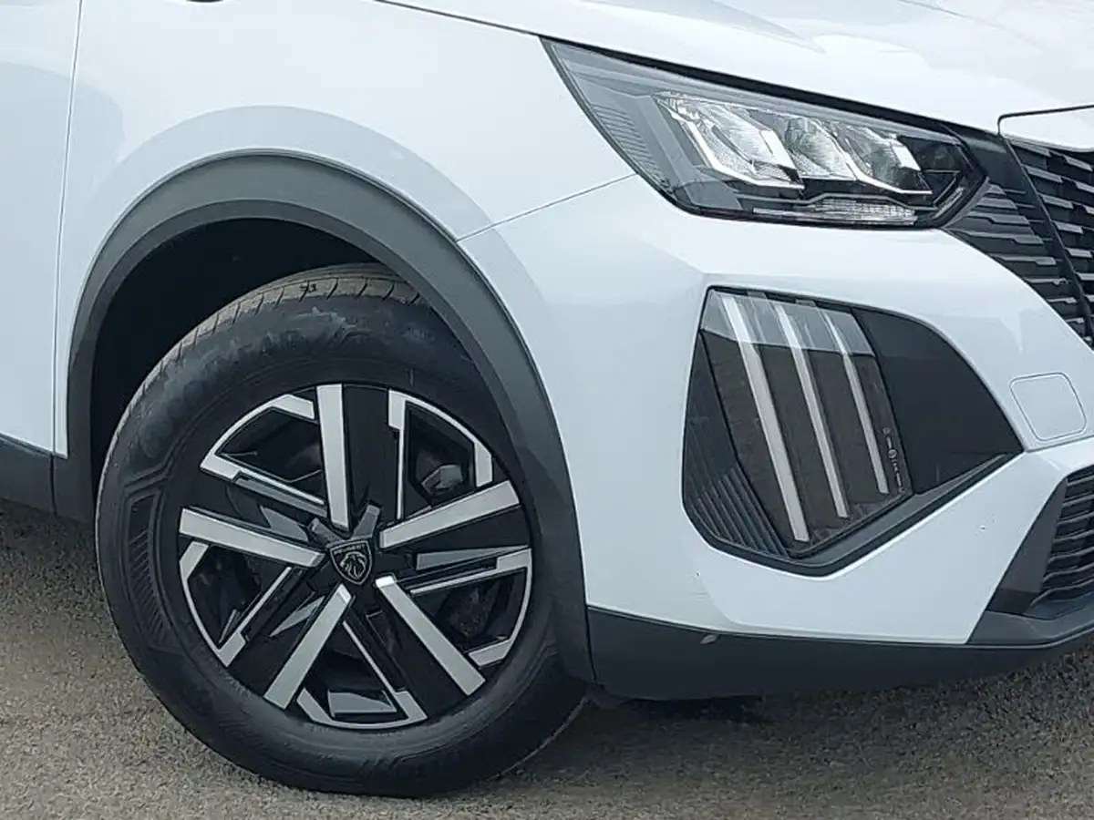 2024-peugeot-2008-suv-12-puretech-active-100ps-big-8