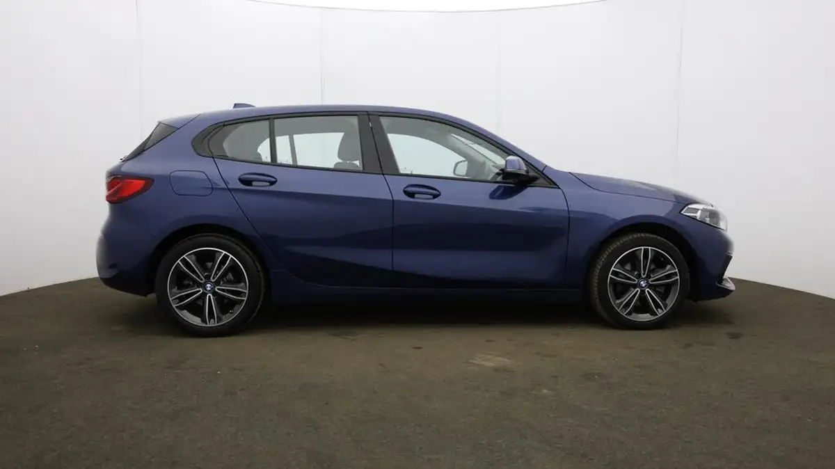 2022-bmw-1-series-15td-116d-sport-dct-big-53