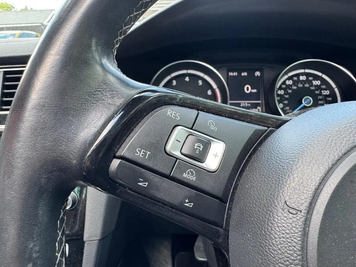 2014-volkswagen-golf-20-tsi-r-bmtss-3d-dsg-big-11