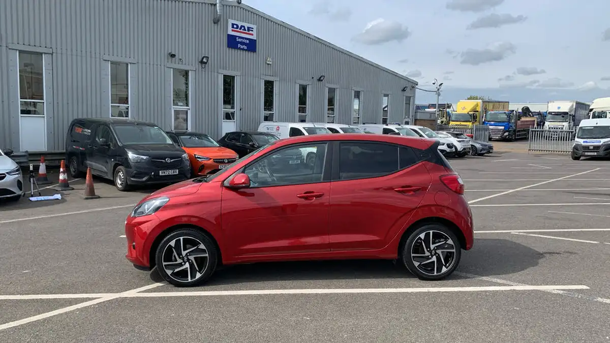 2022-hyundai-i10-12-premium-big-5