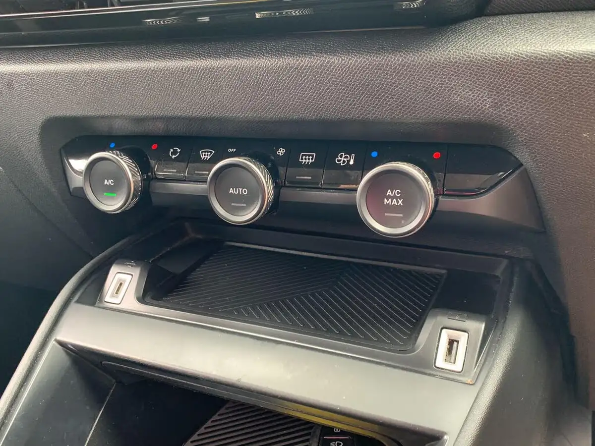 2021-citroen-c4-12-puretech-shine-130ps-big-16