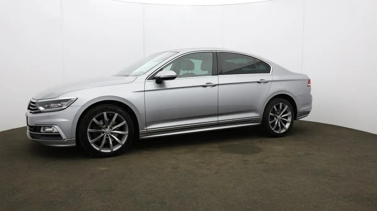 2019-volkswagen-passat-20tdi-r-line-150ps-scr-saloon-4d-big-18
