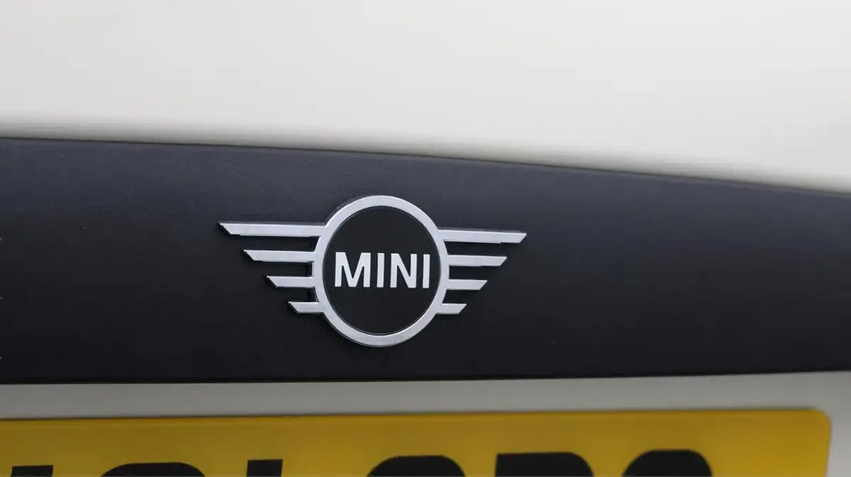 2021-mini-cooper-15-one-classic-3d-big-20
