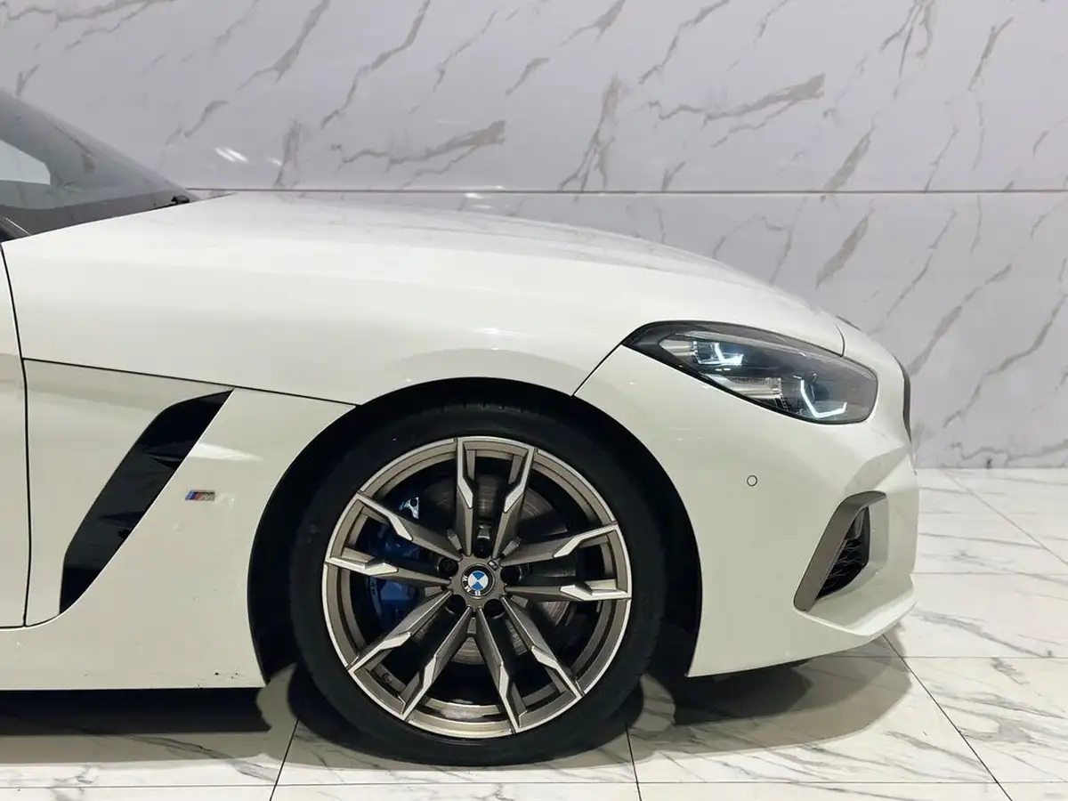2022-bmw-z4-30-m40i-big-9