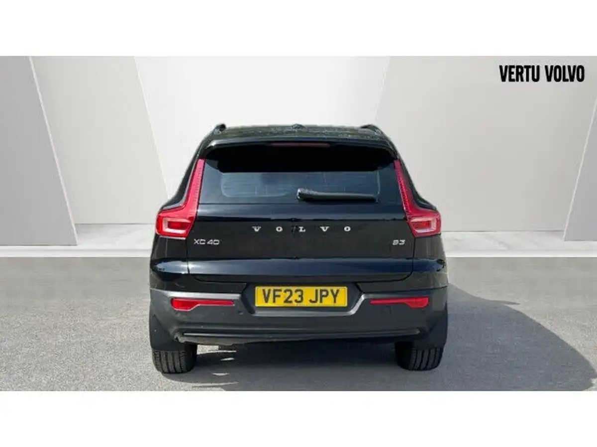 2023-volvo-xc40-20-b3-plus-big-12