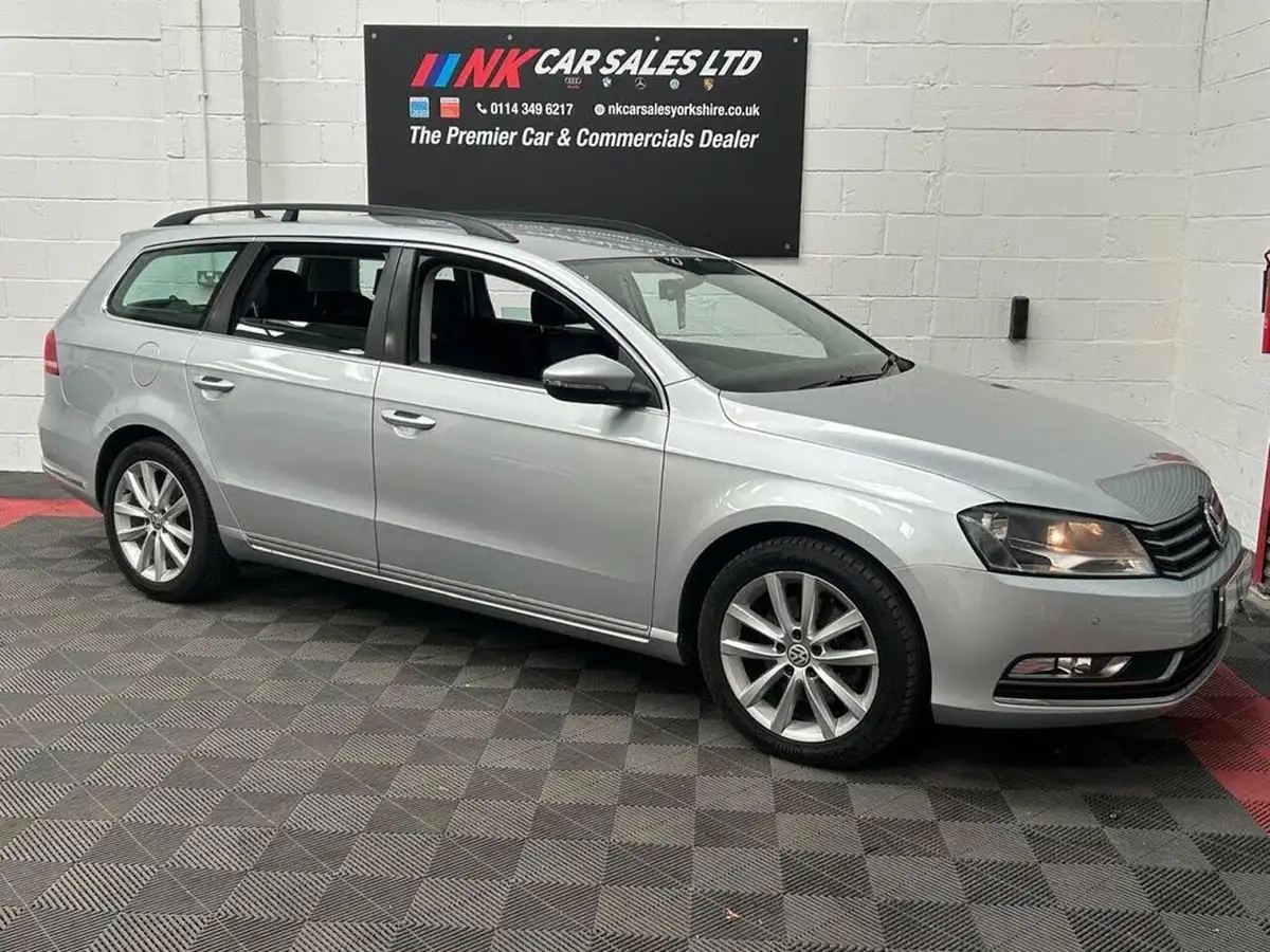 2014-volkswagen-passat-20tdi-executive-140ps-ss-estate-5d-big-0