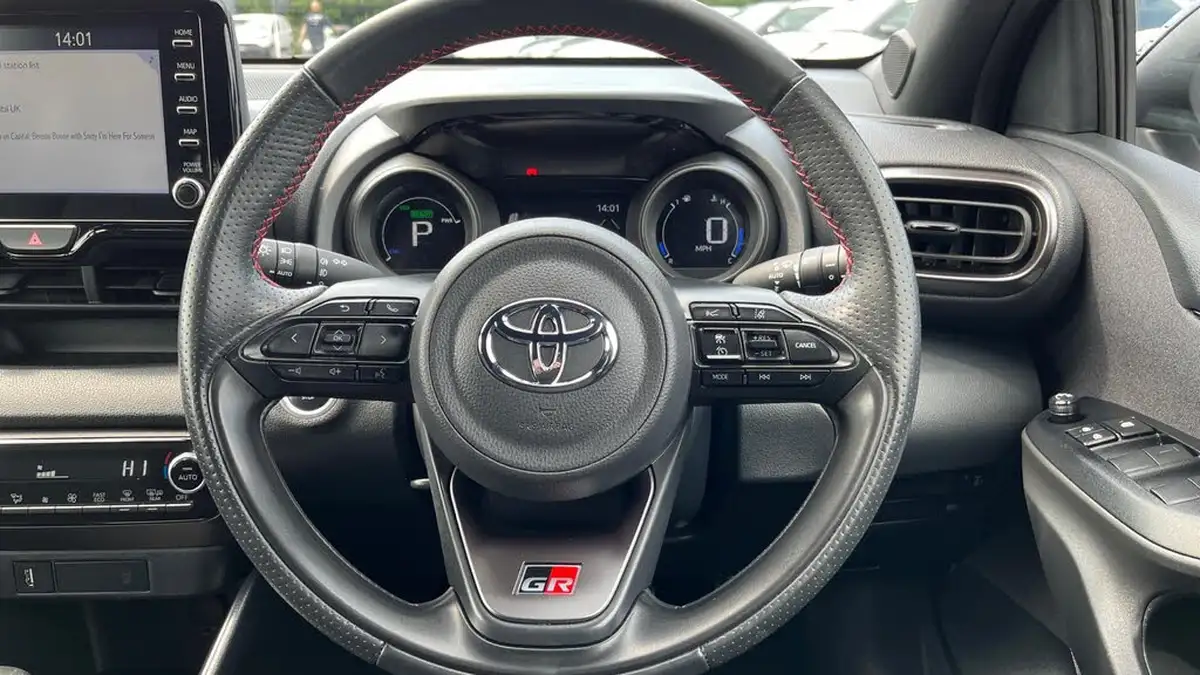 2022-toyota-yaris-15-vvt-i-gr-sport-big-7