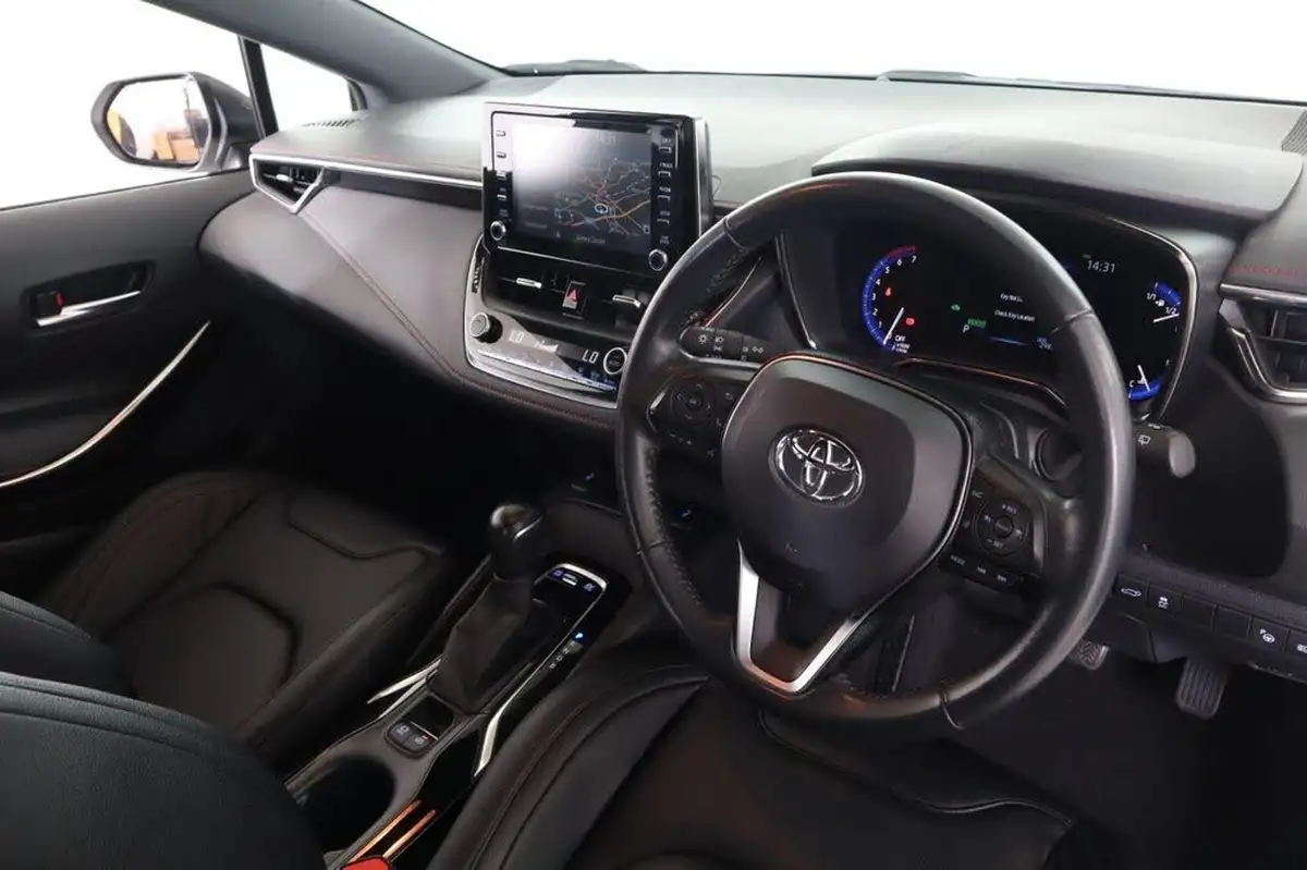 2021-toyota-corolla-18-vvt-i-excel-trk-touring-sports-big-11