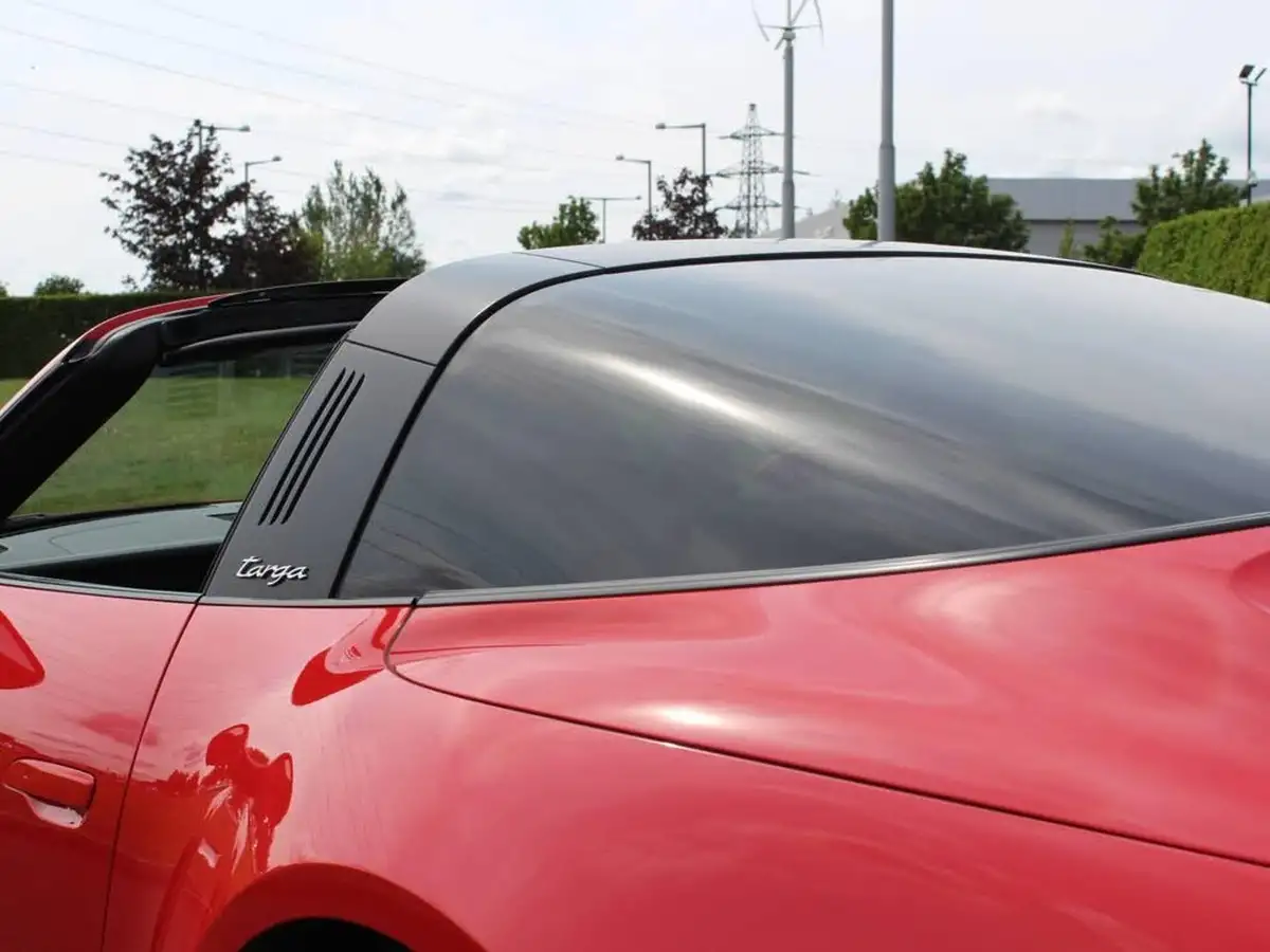 2021-porsche-911-30-targa-4-big-18