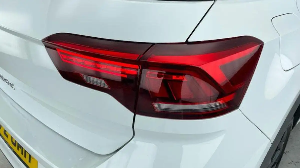 2022-volkswagen-t-roc-15-tsi-r-line-hatchback-5d-big-28