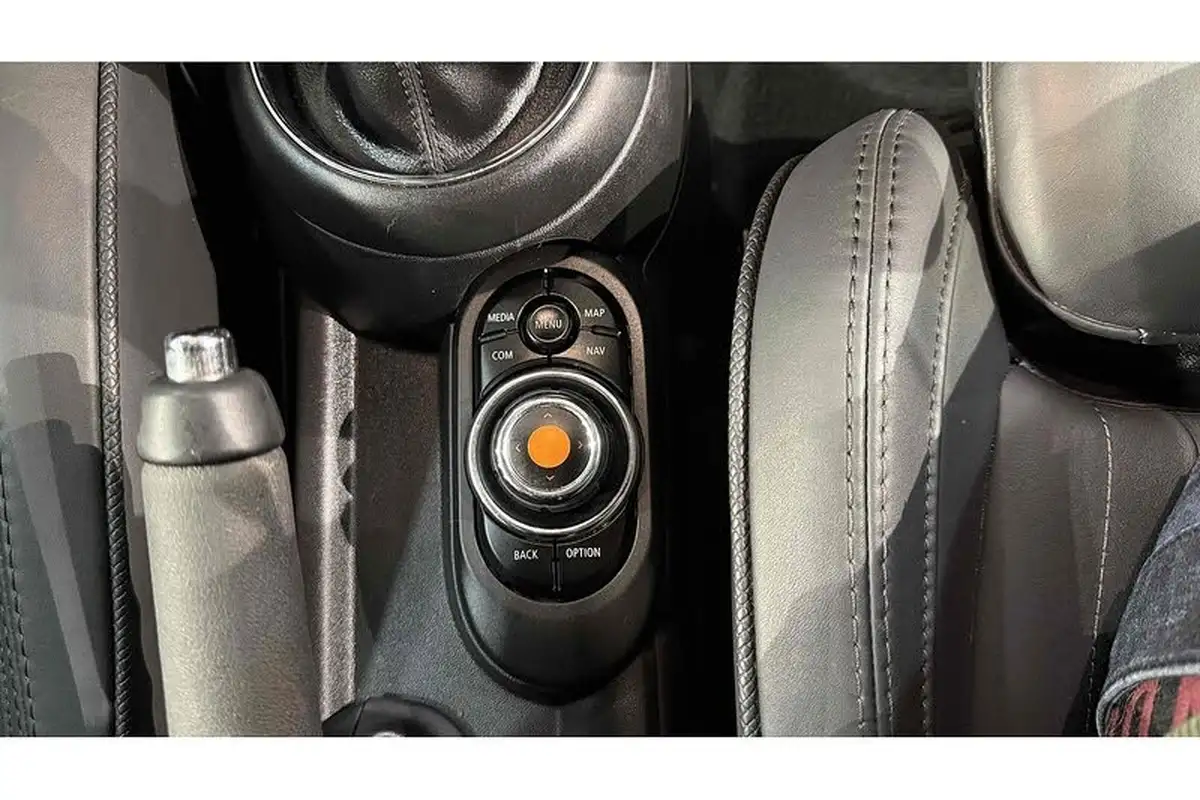 2020-mini-cooper-15-cooper-exclusive-hatchback-3d-auto-big-24