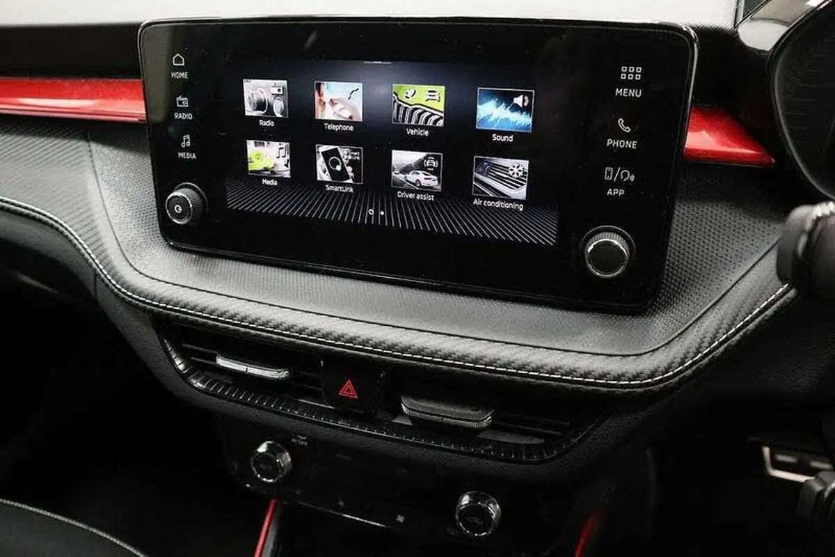 2024-skoda-fabia-15-tsi-monte-carlo-edition-big-11