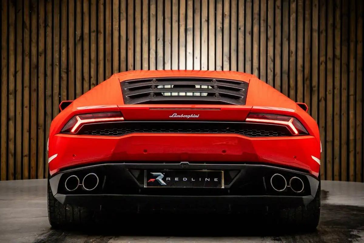 2016-lamborghini-huracan-52-lp-610-4-4wd-coupe-big-5