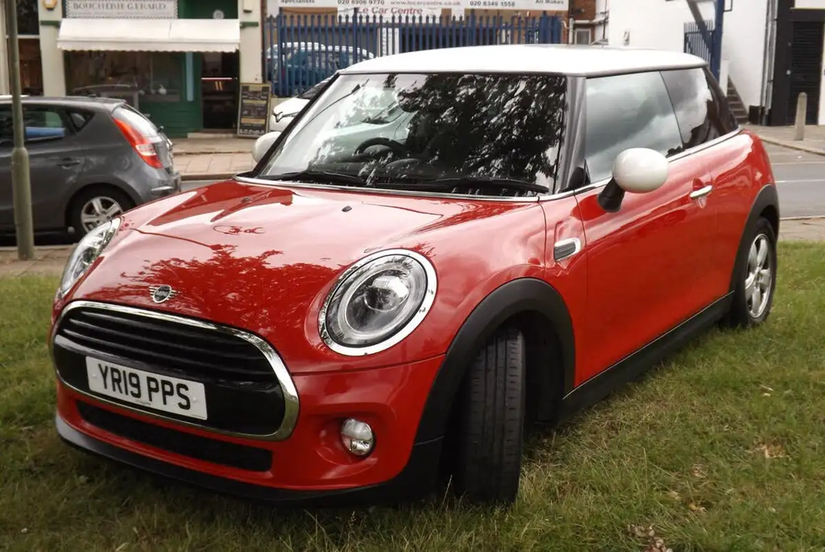 2019-mini-cooper-15-cooper-classic-hatchback-3d-auto-big-2
