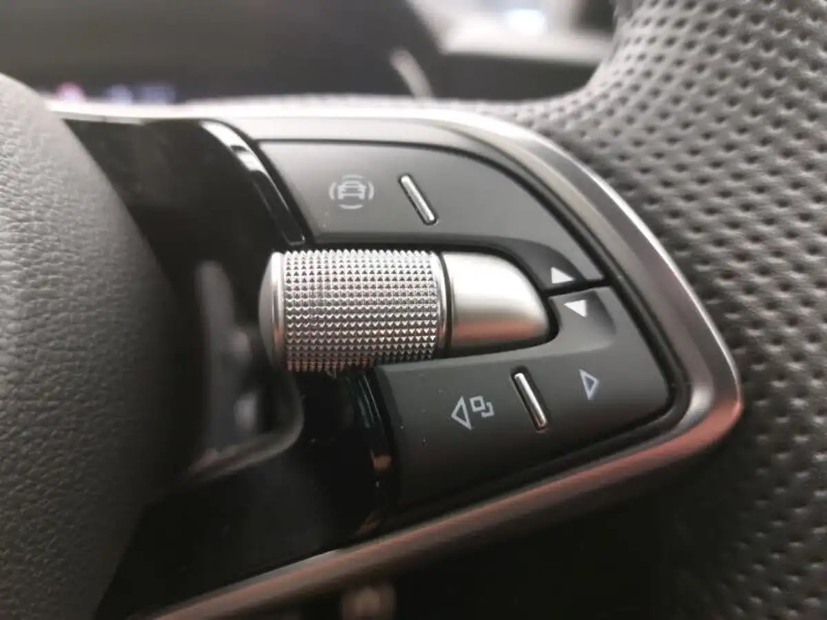 2024-skoda-kamiq-10-tsi-monte-carlo-116ps-dsg-big-17