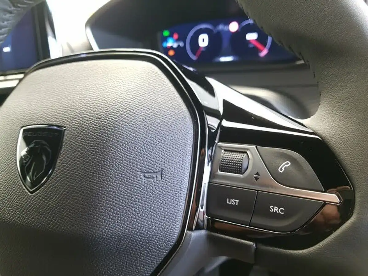 2025-peugeot-2008-suv-12-puretech-allure-130ps-big-14
