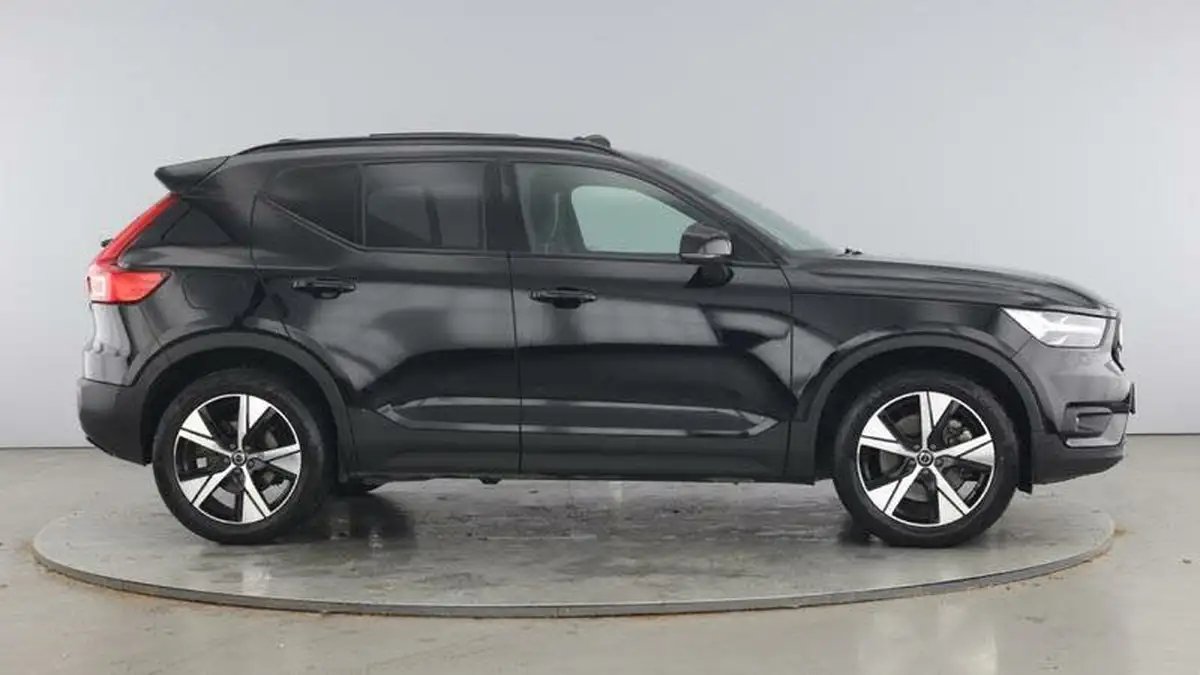 2021-volvo-xc40-15-t5-r-design-262bhp-big-3