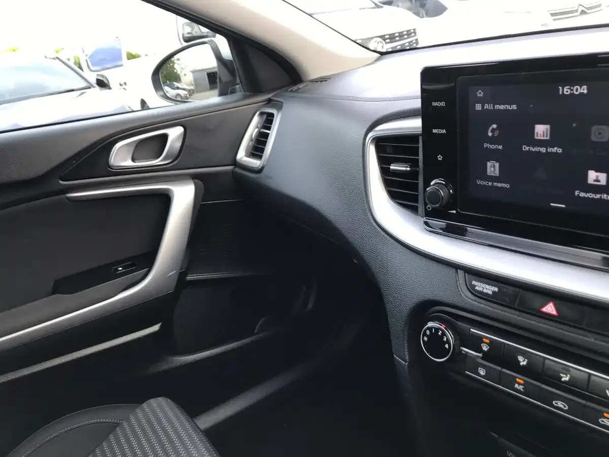 2022-kia-xceed-10-t-gdi-2-big-27
