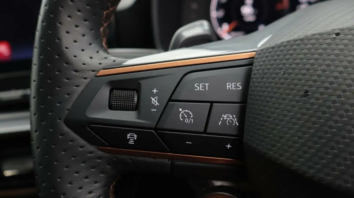 2021-cupra-formentor-20-tsi-vz2-big-23