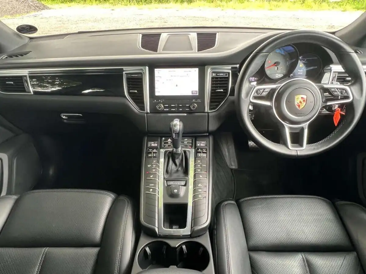 2018-porsche-macan-30-s-big-33