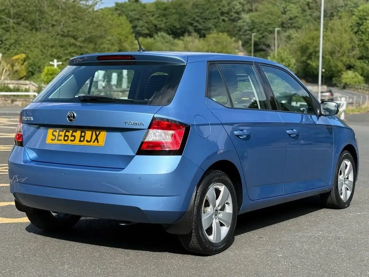 2015-skoda-fabia-12-tsi-se-109ps-hatchback-dsg-big-2