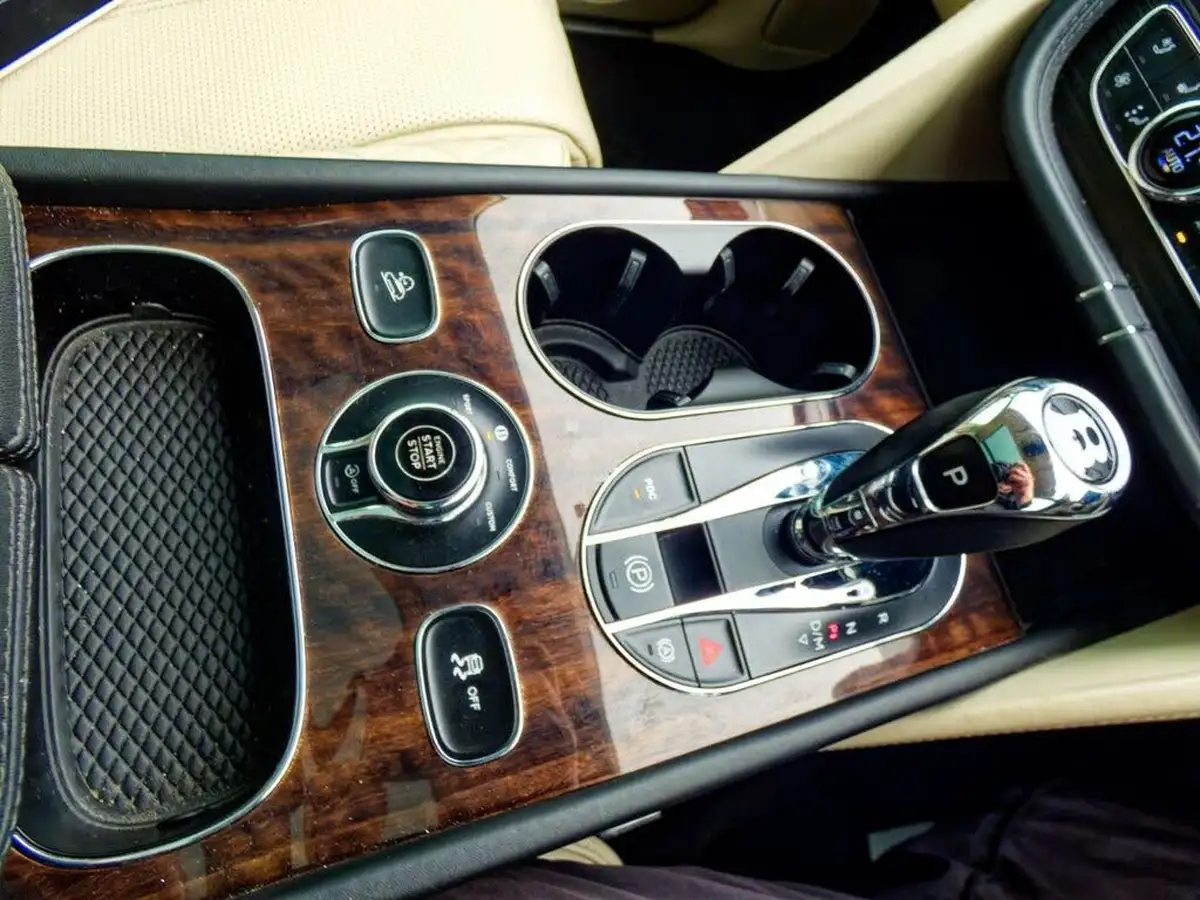 2017-bentley-bentayga-40-diesel-big-41