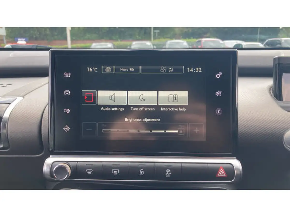 2016-citroen-c4-cactus-16bluehdi-flair-big-11
