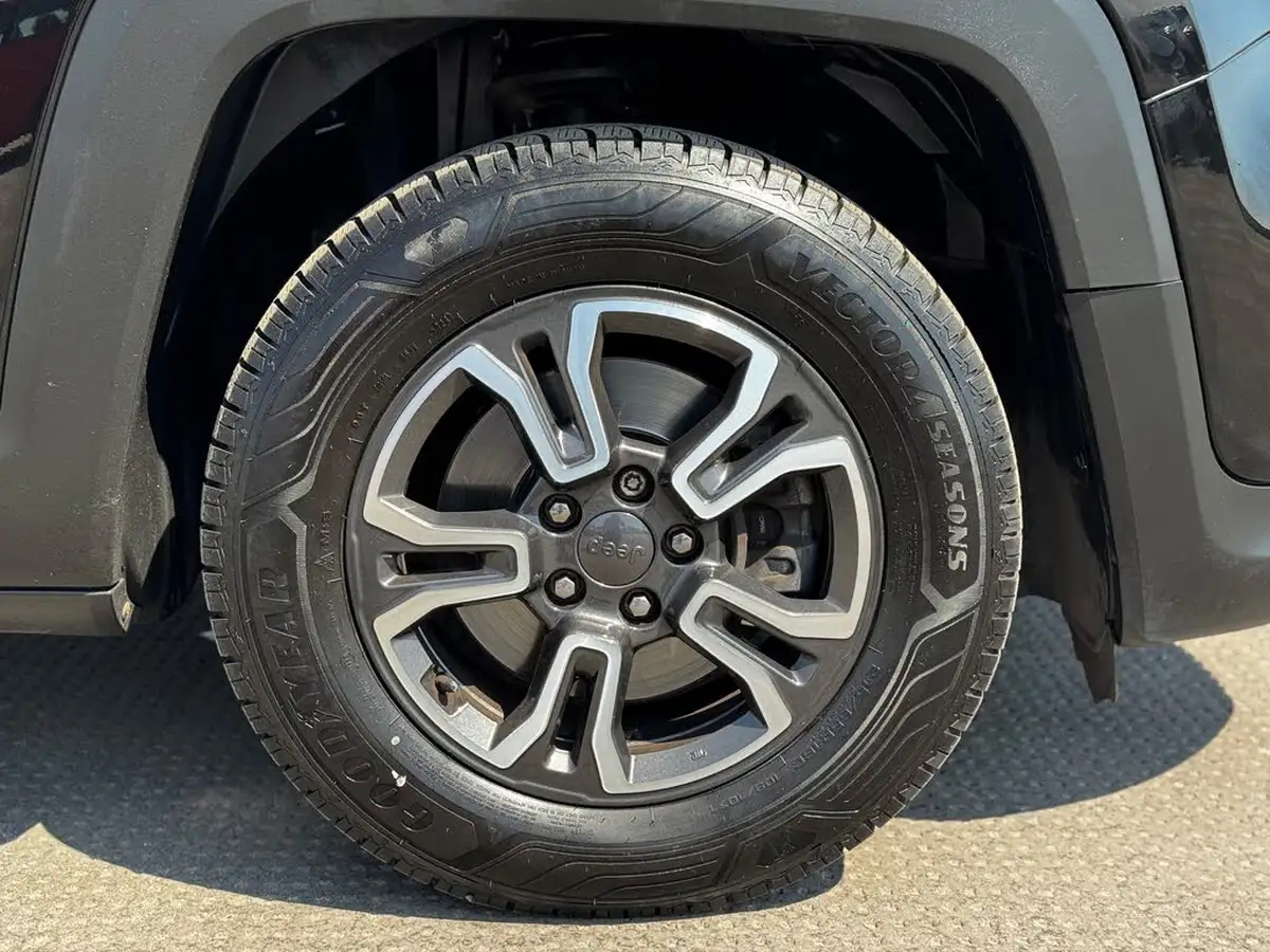 2018-jeep-renegade-10-gse-sport-big-5
