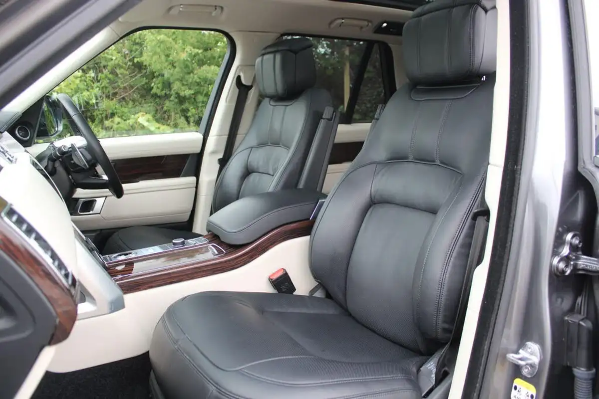 2019-land-rover-range-rover-30-sdv6-autobiography-big-18