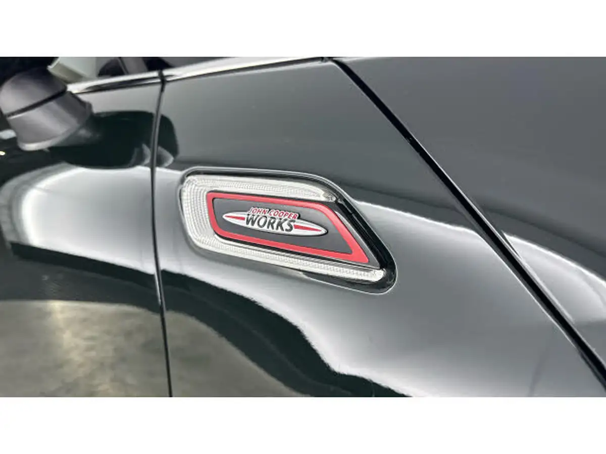 2022-mini-clubman-20-john-cooper-works-premium-plus-big-23