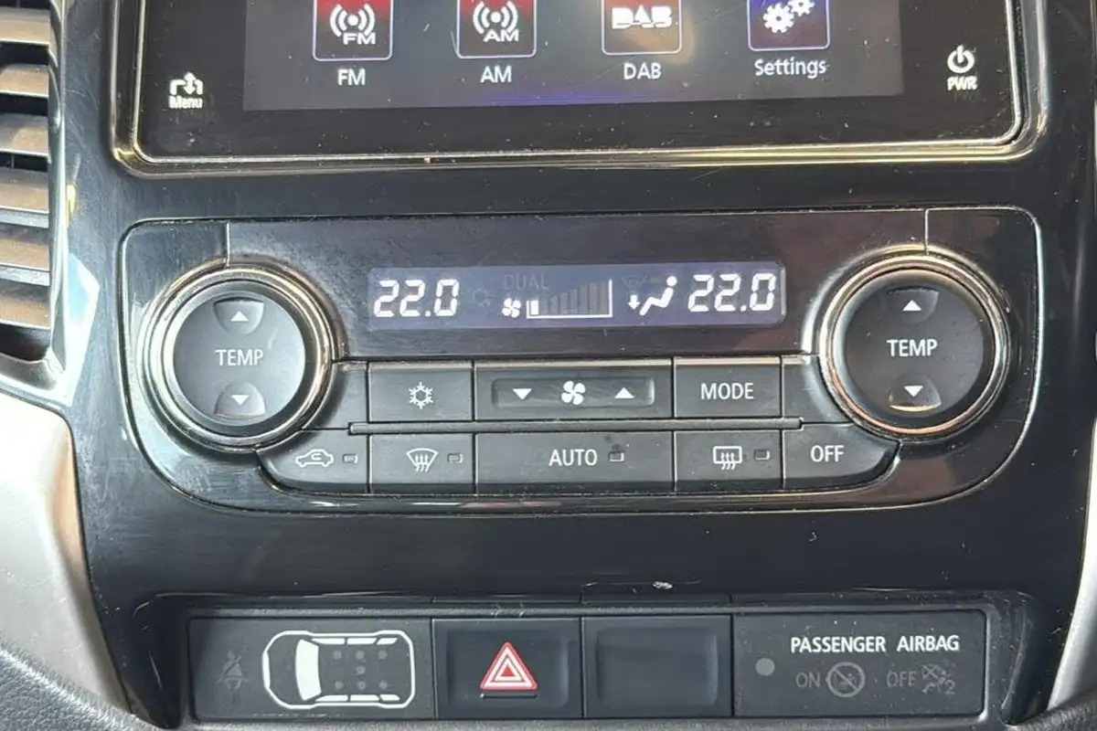 2019-mitsubishi-l200-24di-d-barbarian-eu6-big-27