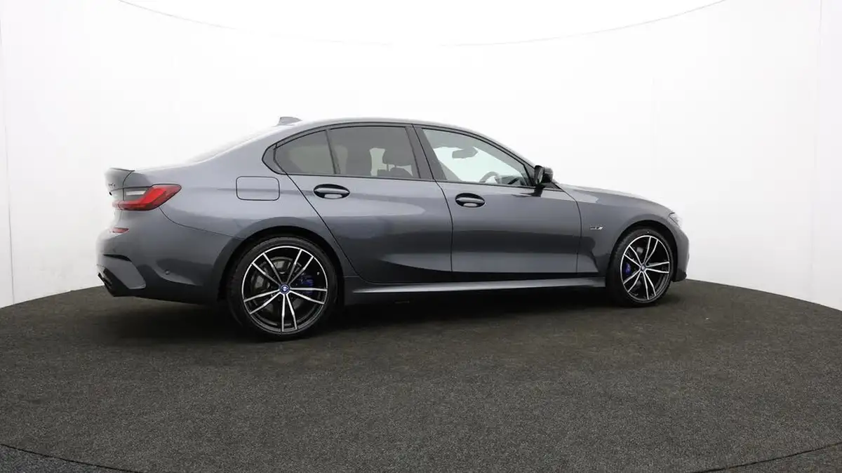 2022-bmw-3-series-20-330e-m-sport-pro-pack-saloon-4d-big-30