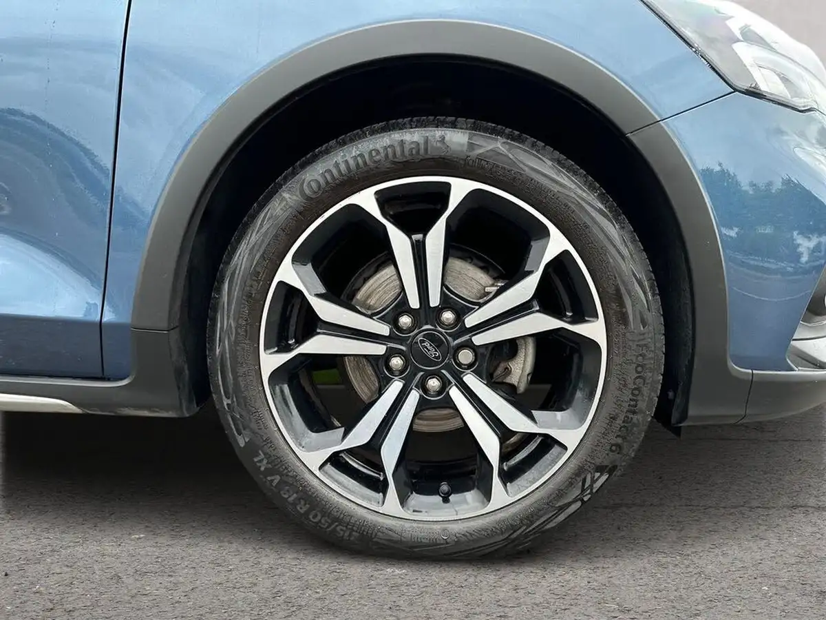 2022-ford-focus-big-8