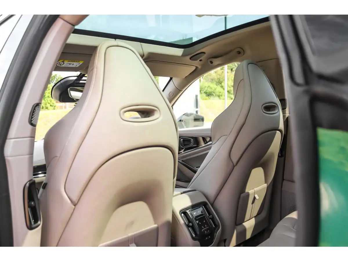 2024-aston-martin-dbx-40-v8-big-45