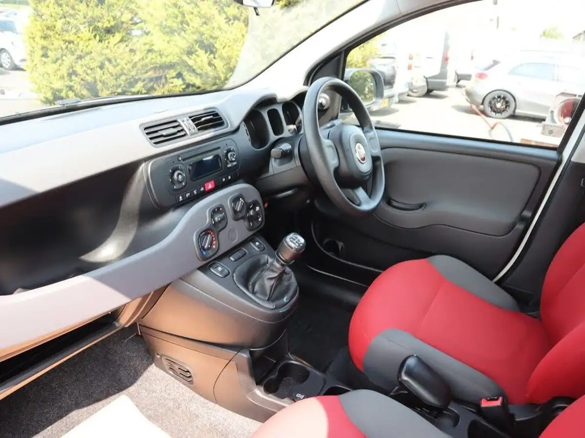 2013-fiat-panda-12-pop-big-24